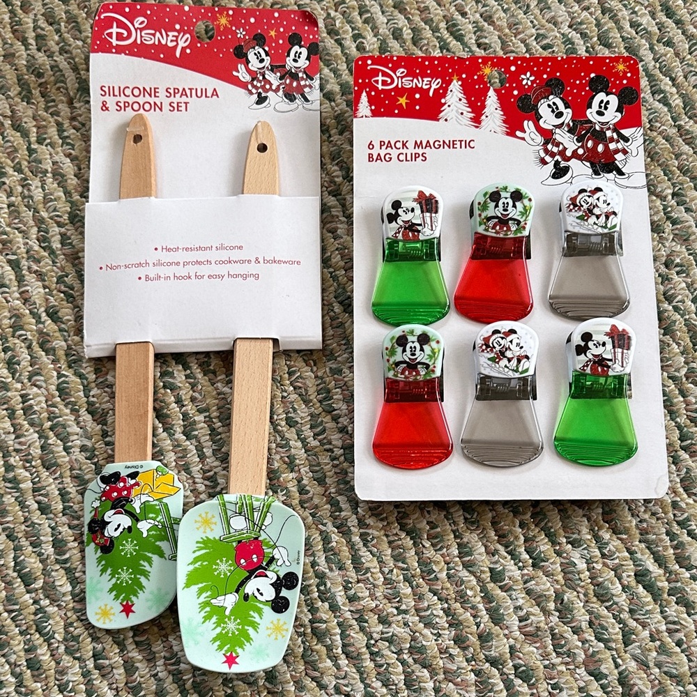Disney Festive Mickey Mouse Kitchen Set - Green, Red, Gray